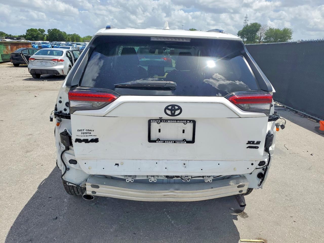 2020 Toyota Rav4 Xle Premium - Фото 6