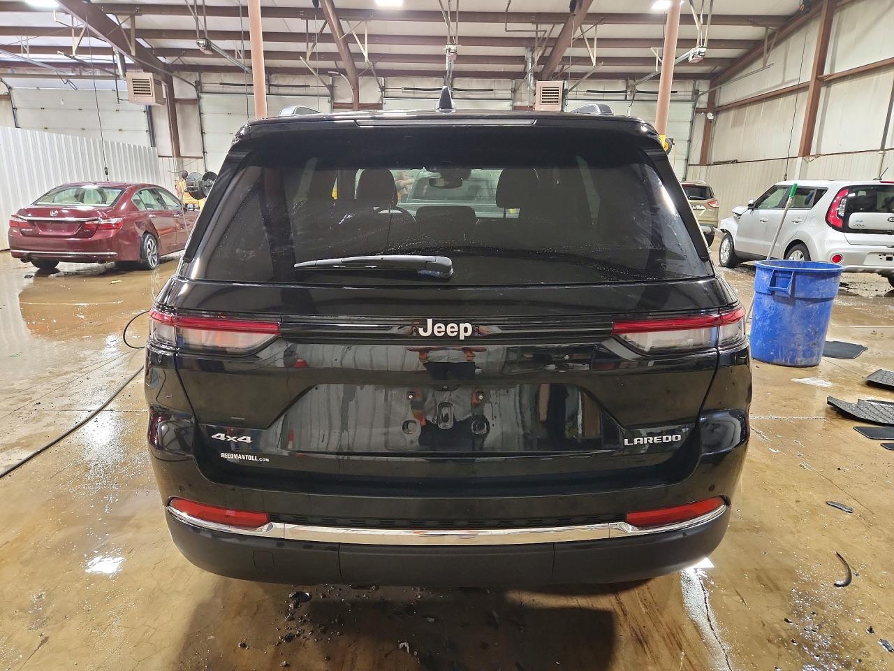 2024 Jeep Grand Cherokee Laredo - Image 6