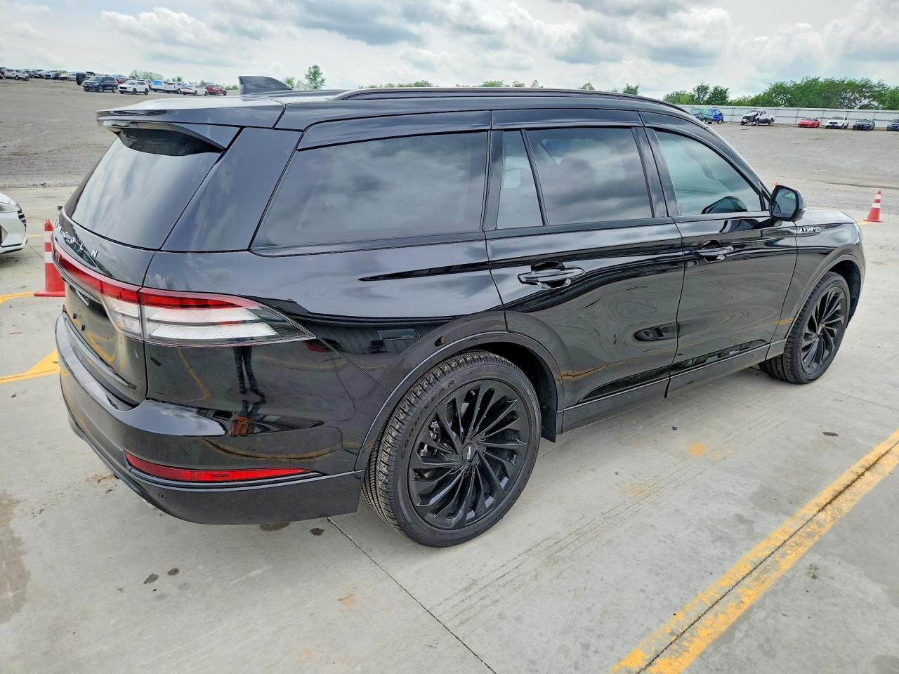 2026 Lincoln Aviator Reserve - Image 3