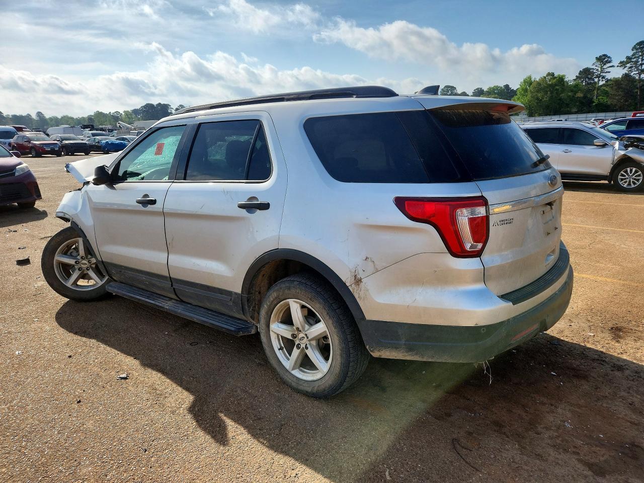 2018 Ford Explorer - Фото 2