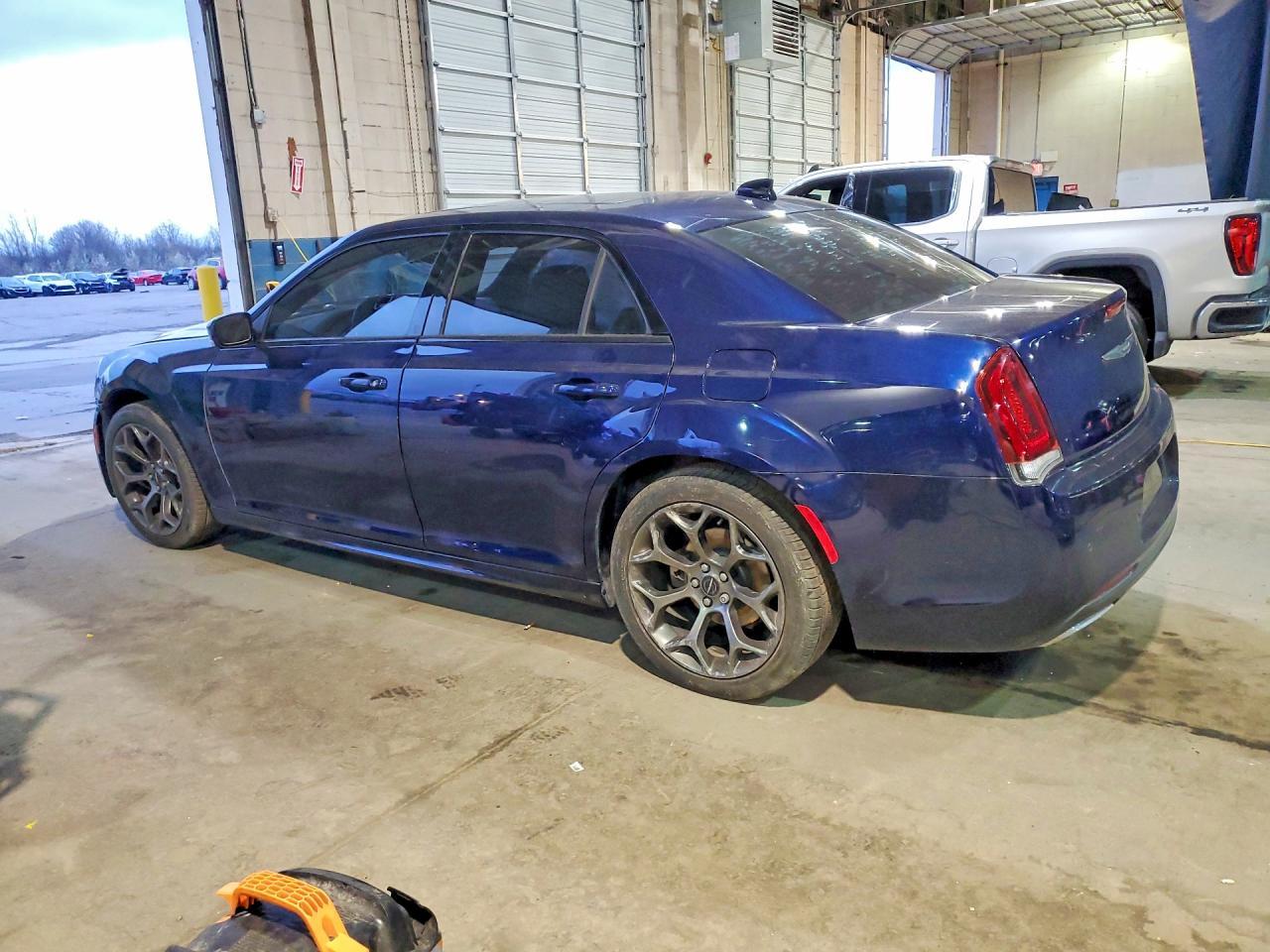 2015 Chrysler 300 S - Фото 2