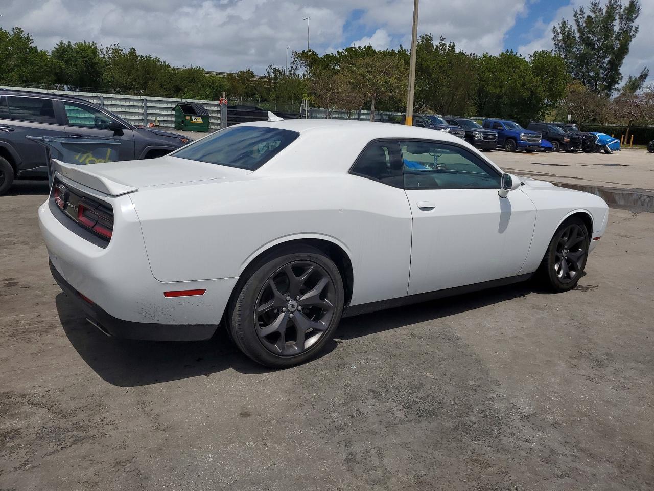 2018 Dodge Challenger Sxt - Image 3