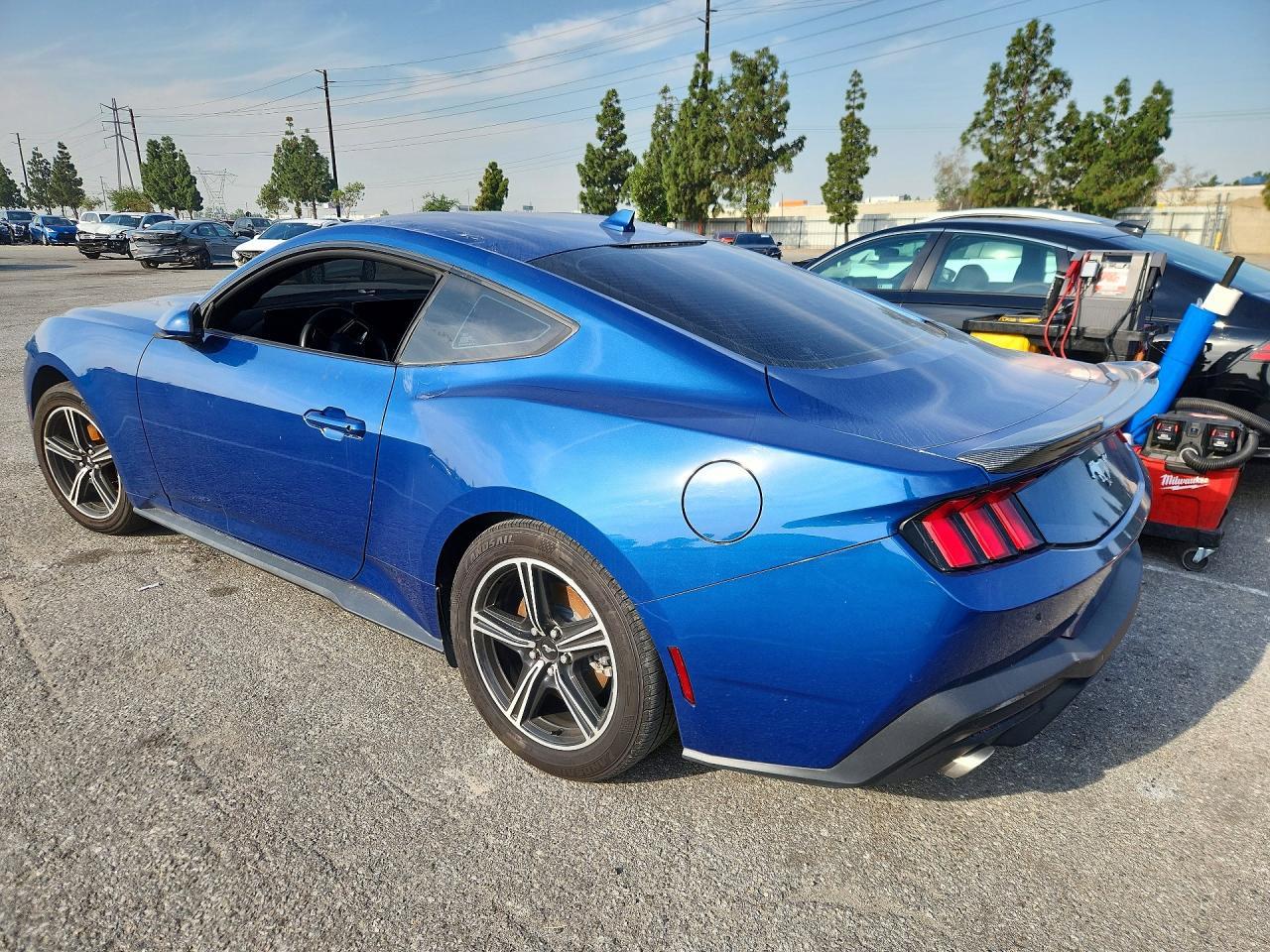 2024 Ford Mustang - Фото 2