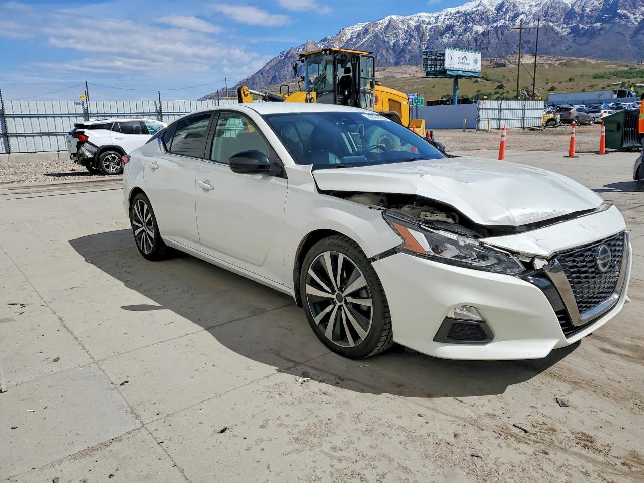 2020 Nissan Altima Sr - Image 4