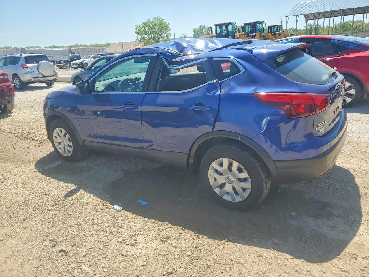 2018 Nissan Rogue Sport S - Фото 2