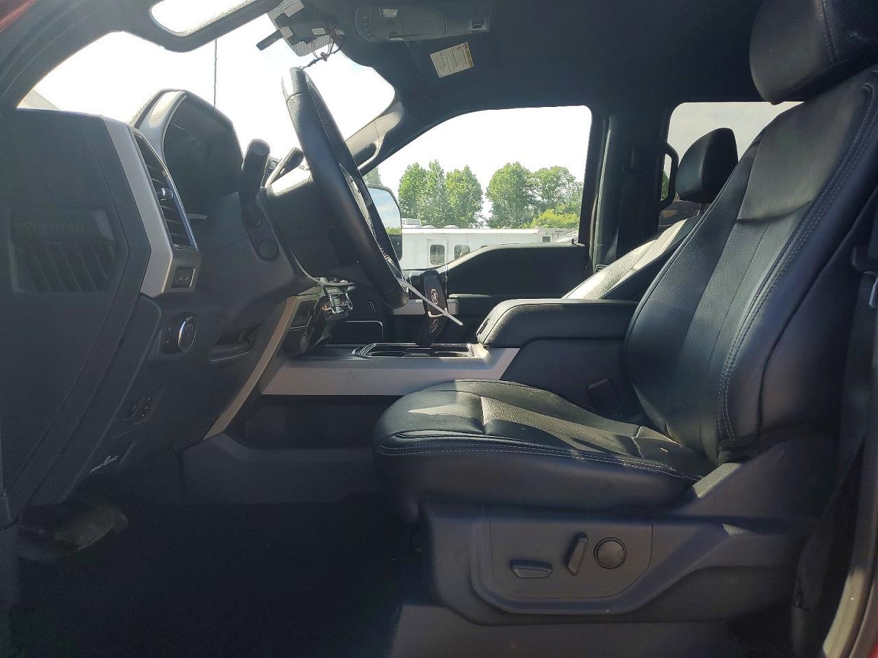 2022 Ford F350 Super Duty - Фото 7