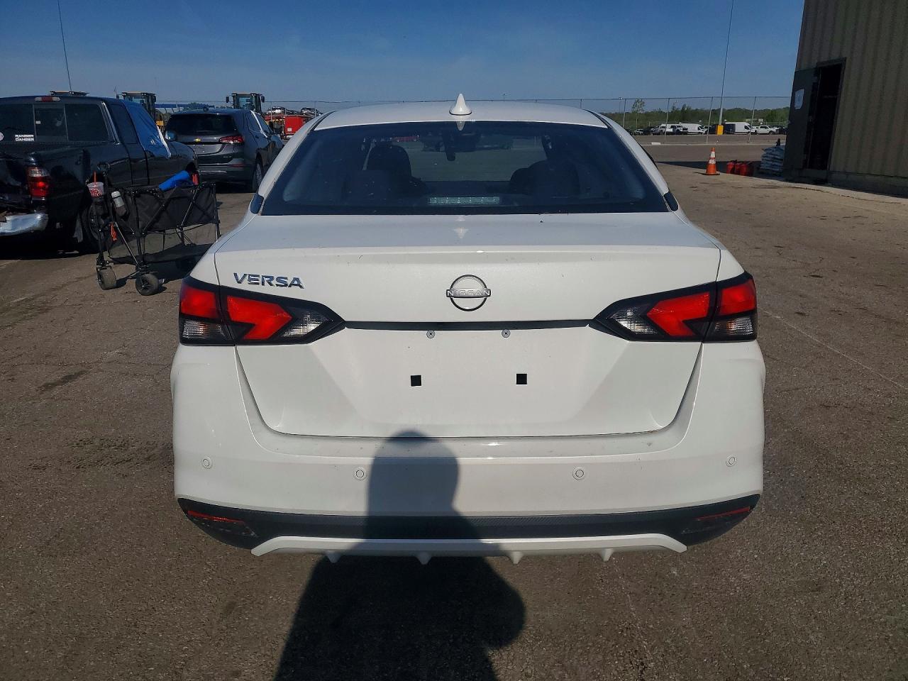 2025 Nissan Versa Sv - Image 6
