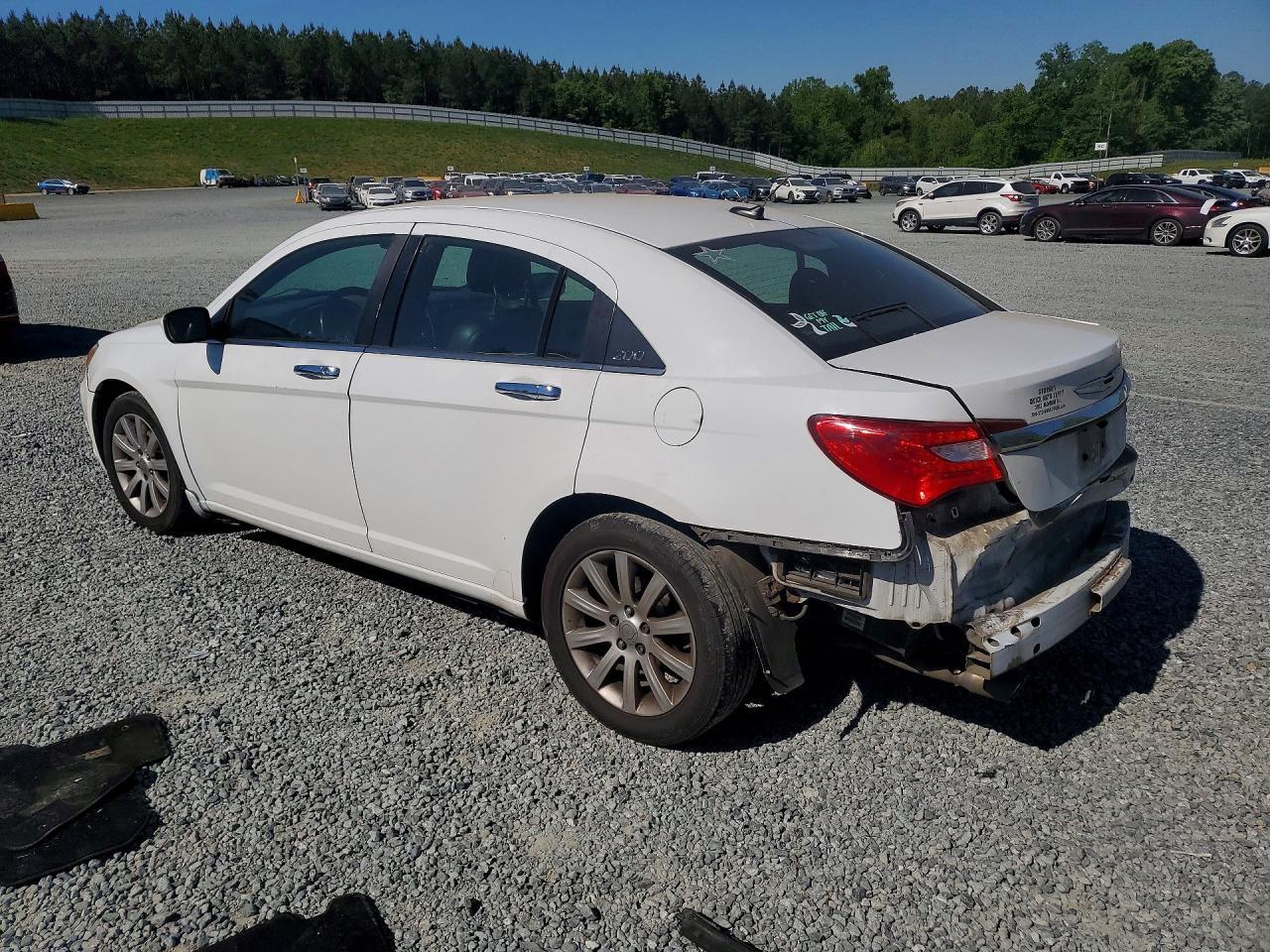 2013 Chrysler 200 Limited - Image 2