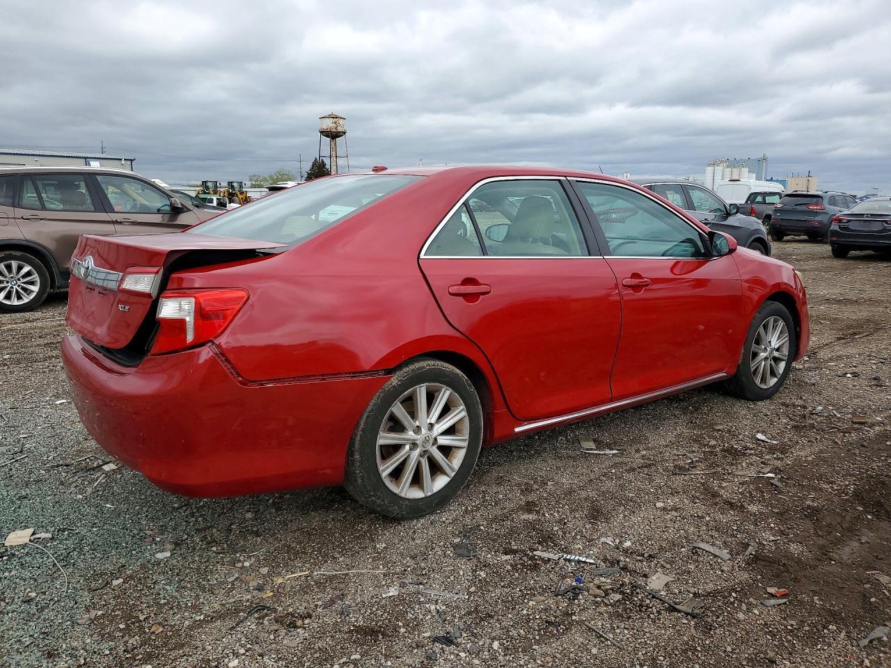 2014 Toyota Camry Xle - Image 3