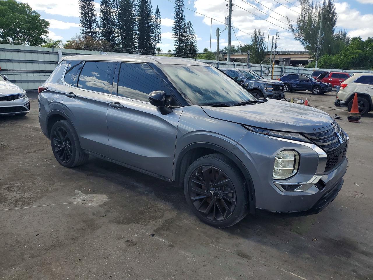2022 Mitsubishi Outlander Se - Image 4