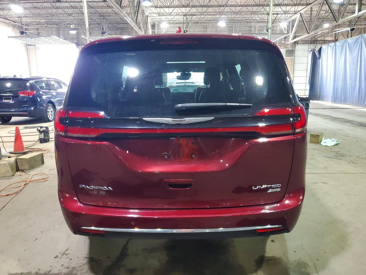 2021 Chrysler Pacifica Limited - Image 6