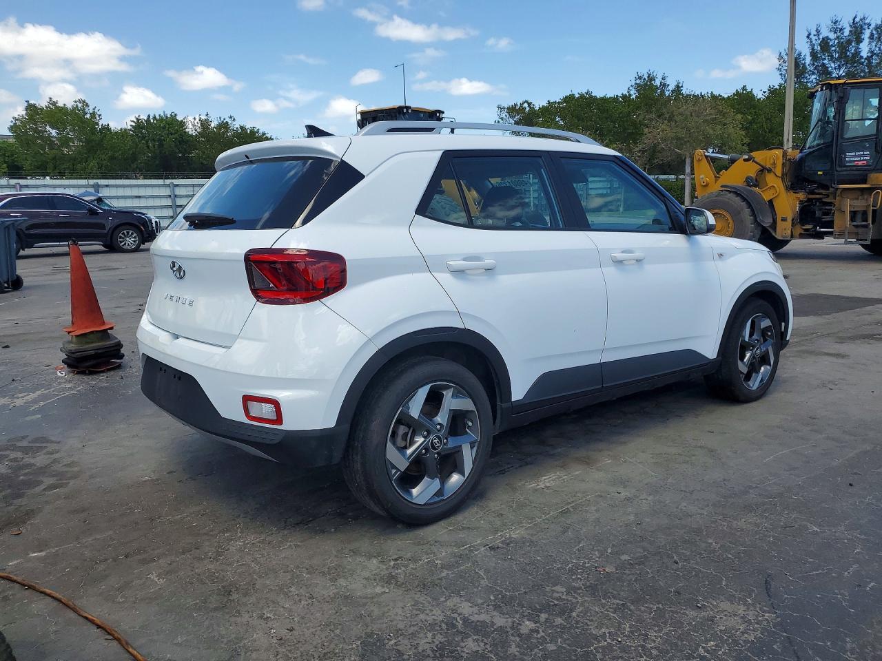 2022 Hyundai Venue Sel - Фото 3
