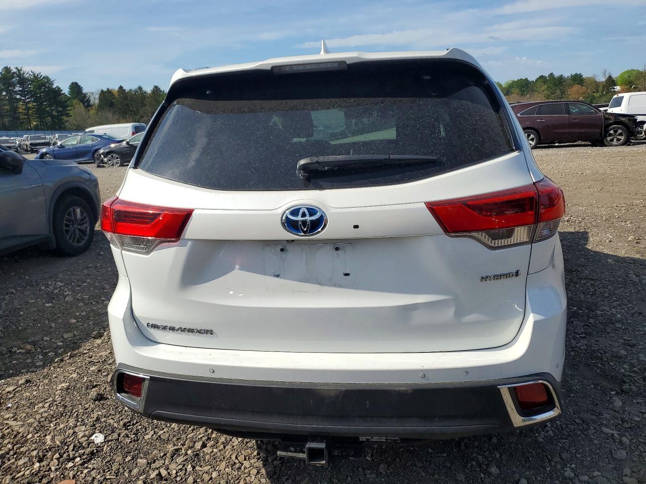 2019 Toyota Highlander Hybrid Limited - Image 6
