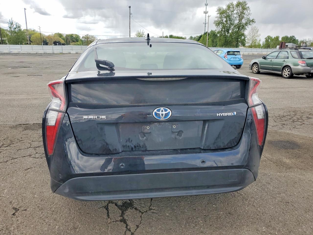 2018 Toyota Prius Three - Фото 6