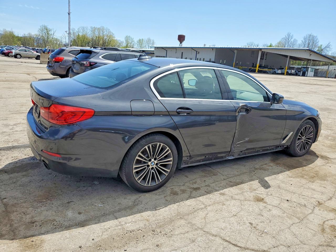 2019 BMW 530 Xi - Фото 3