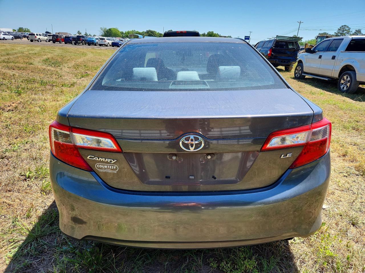2014 Toyota Camry Le - Image 6