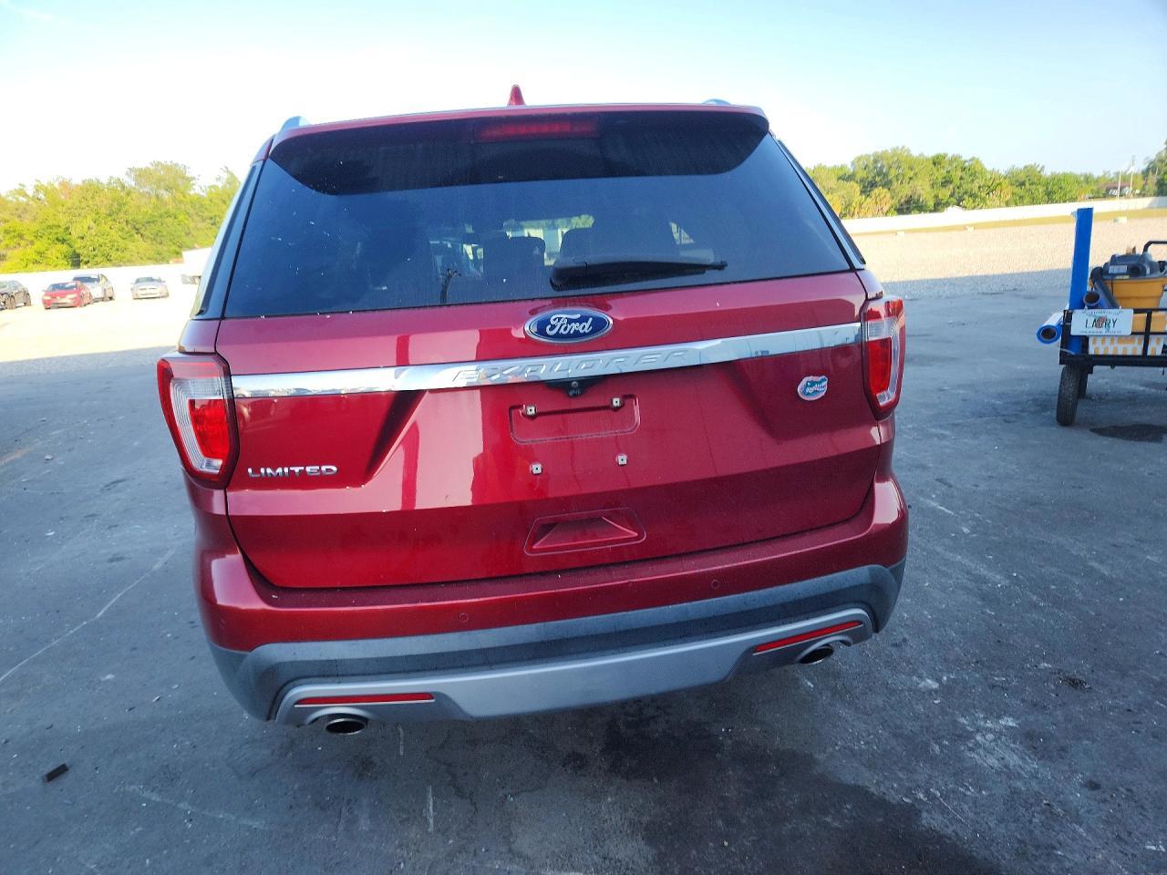 2017 Ford Explorer Limited - Image 6