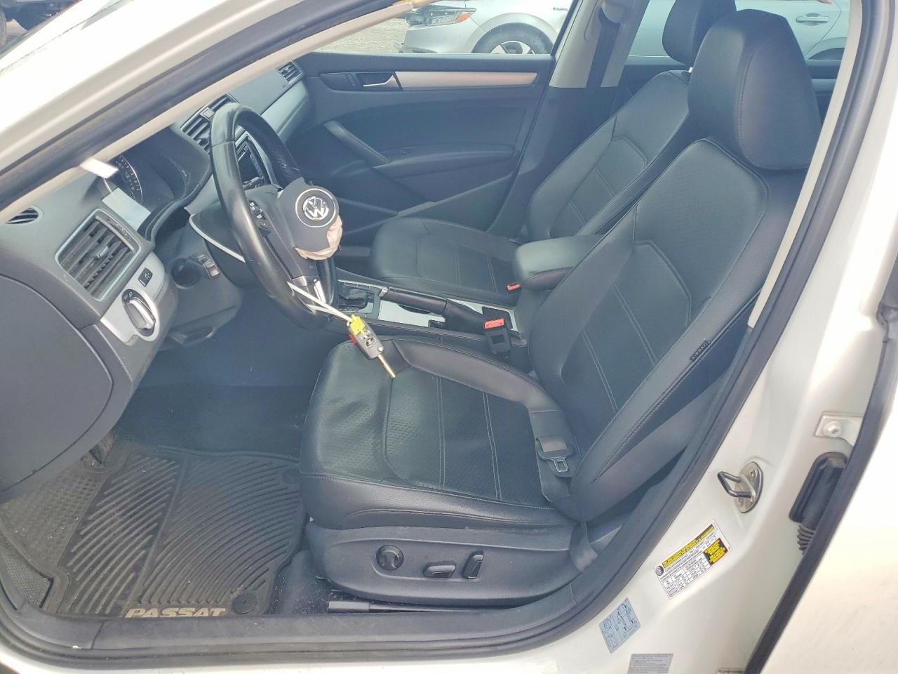 2013 Volkswagen Passat Se - Image 7
