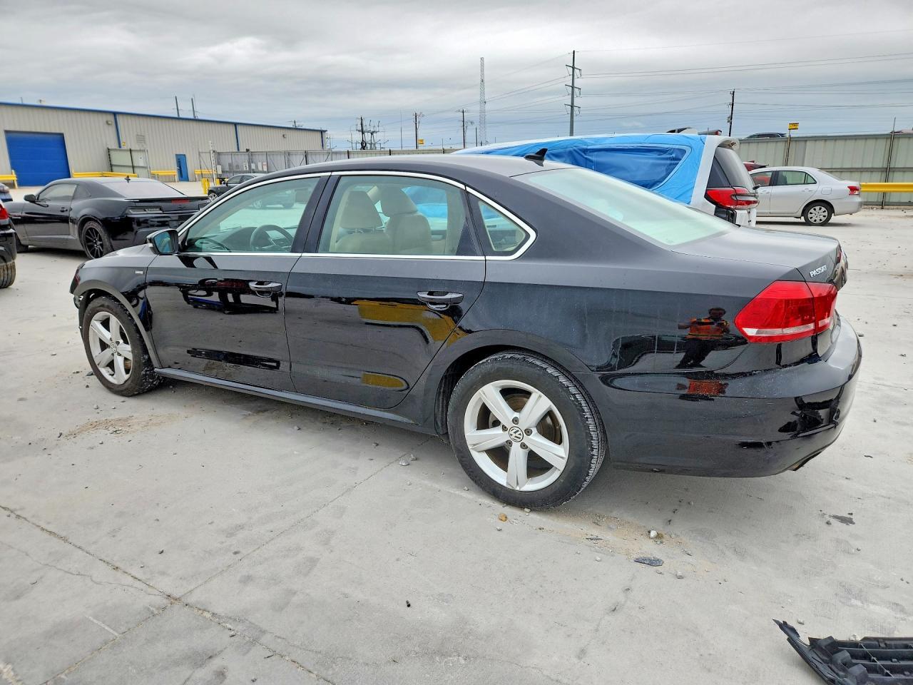 2015 Volkswagen Passat S - Фото 2