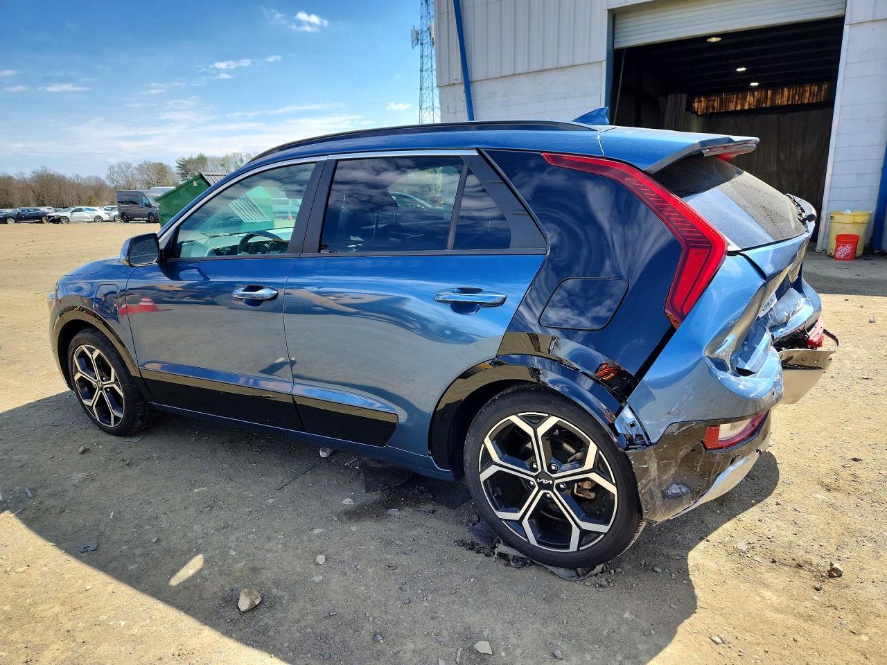 2023 Kia Niro Plug-In Hybrid Sx Touring - Фото 2