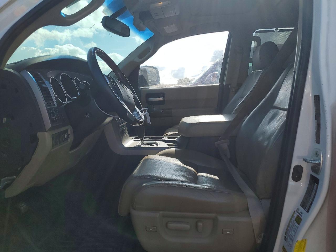 2016 Toyota Sequoia Platinum - Фото 7