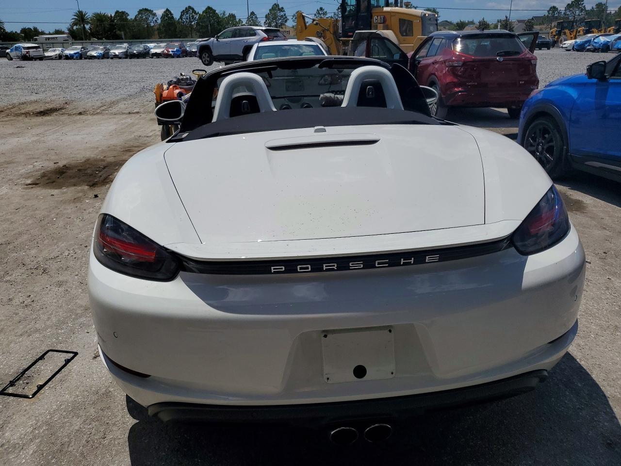 2017 Porsche Boxster - Image 6