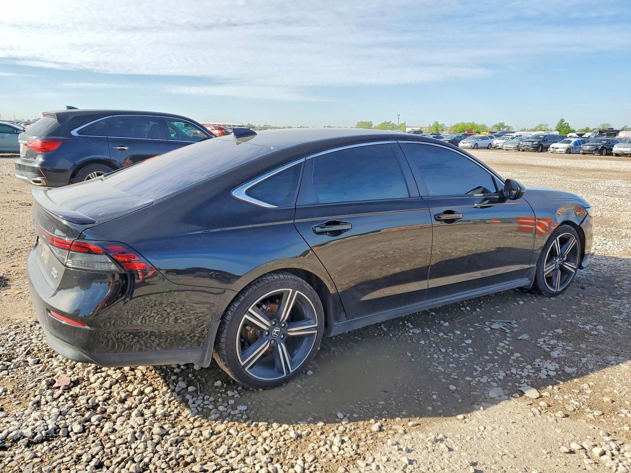 2023 Honda Accord Hybrid Sport - Image 3