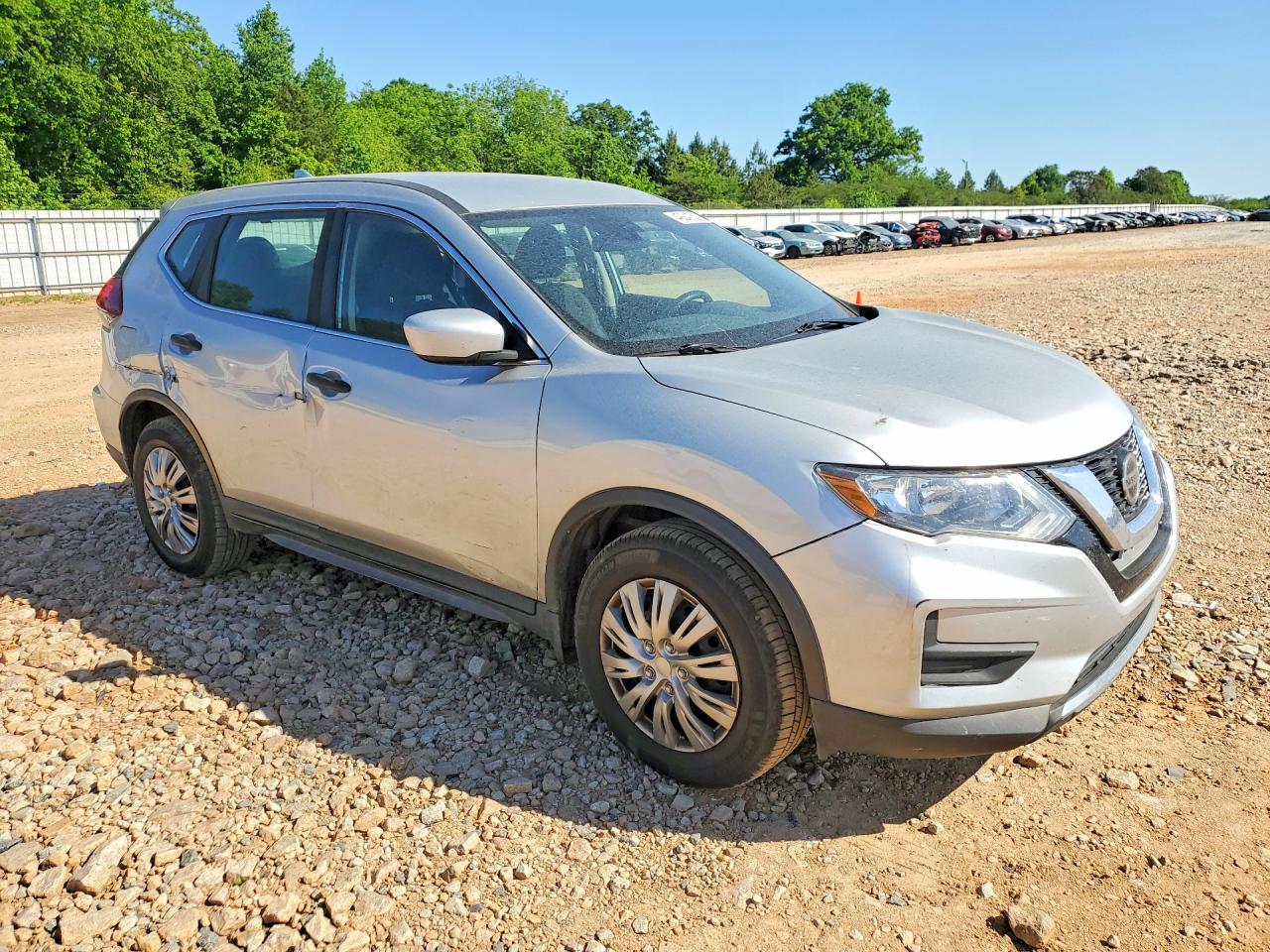 2019 Nissan Rogue S - Image 4