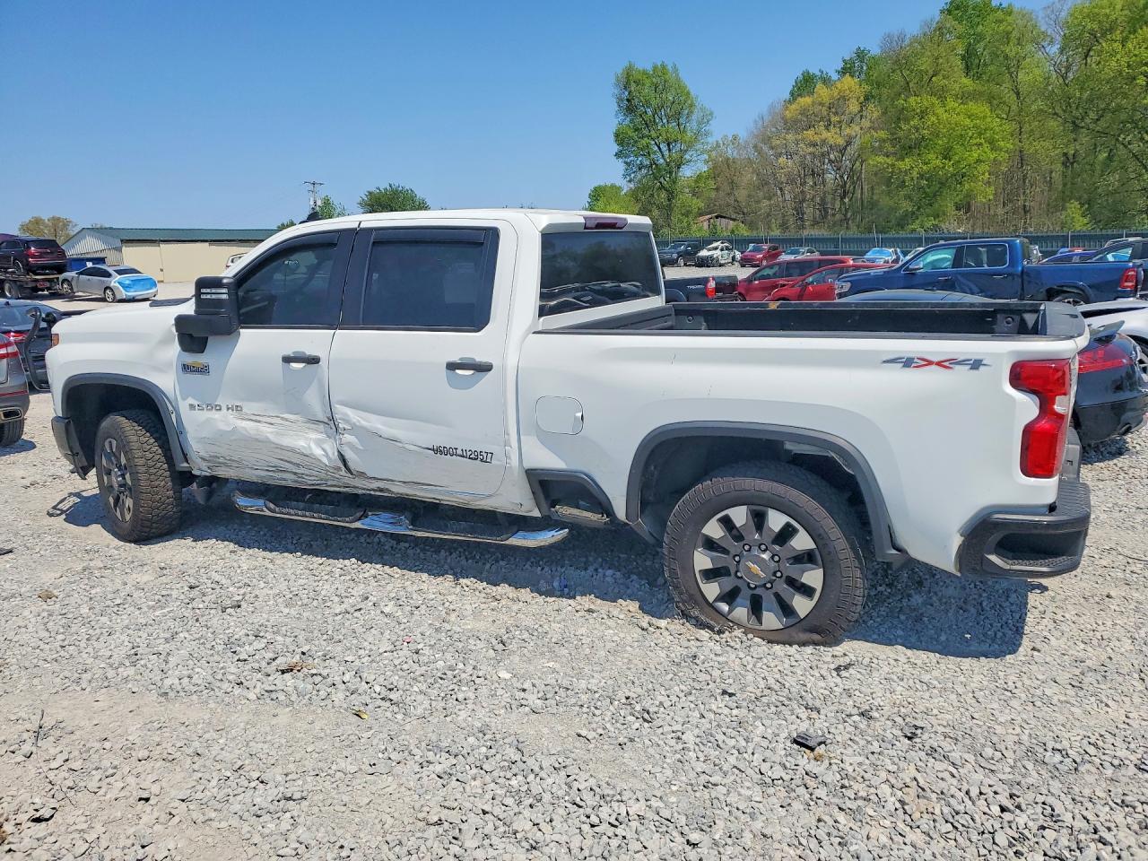 2021 Chevrolet Silverado K2500 Custom - Фото 2