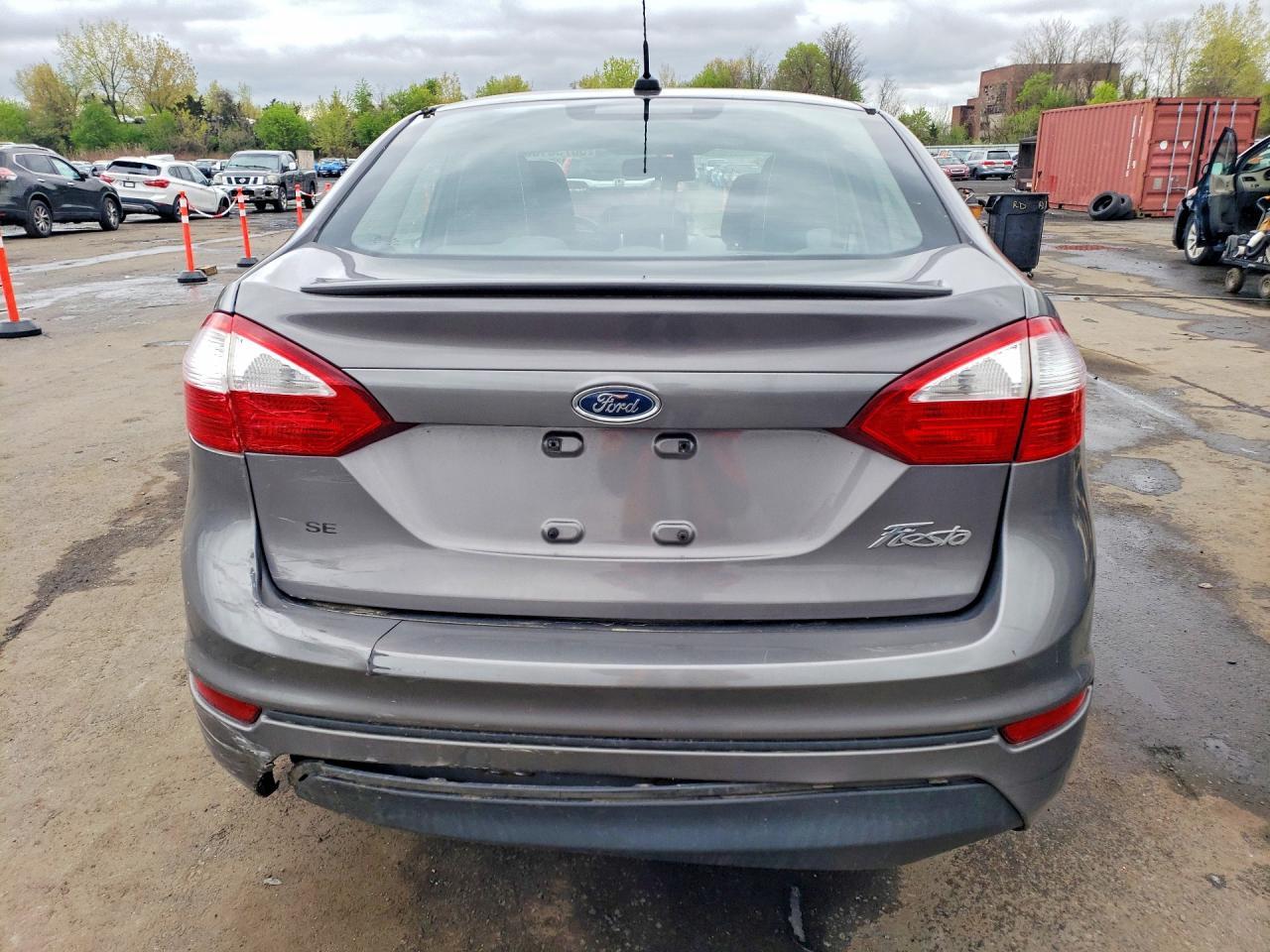 2014 Ford Fiesta Se - Фото 6