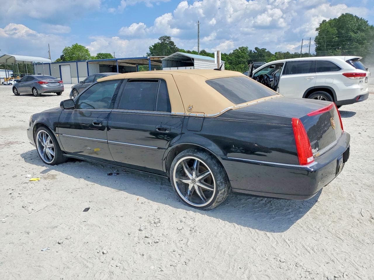 2008 Cadillac Dts - Фото 2