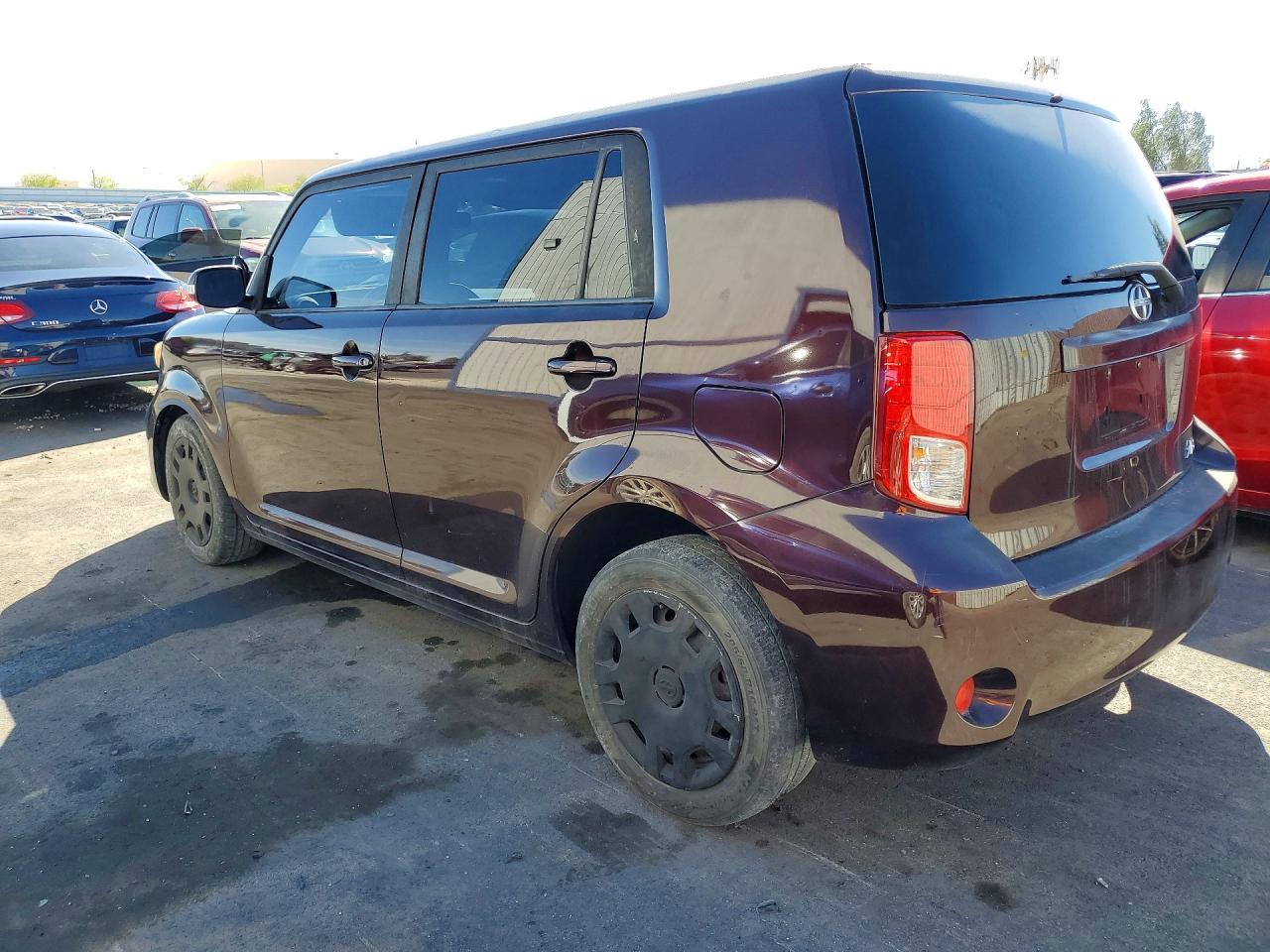 2011 Scion Xb Base - Фото 2