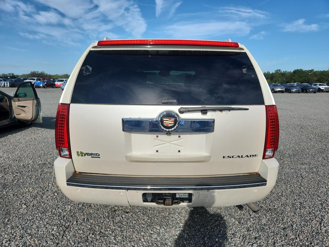 2009 Cadillac Escalade Hybrid - Image 6