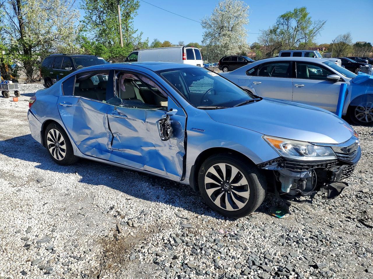2017 Honda Accord Hybrid Exl - Image 4
