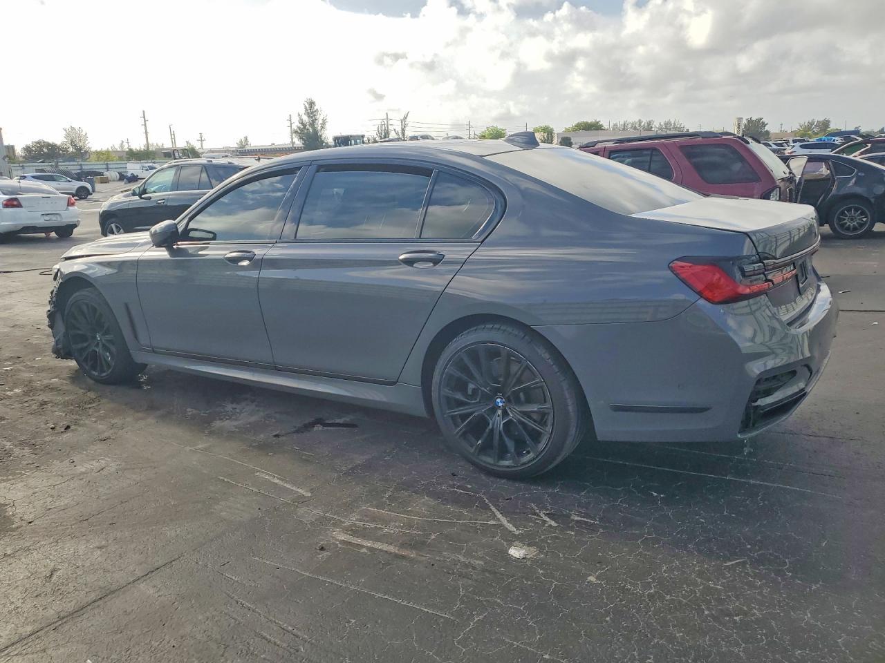 2022 BMW 740 I - Фото 2