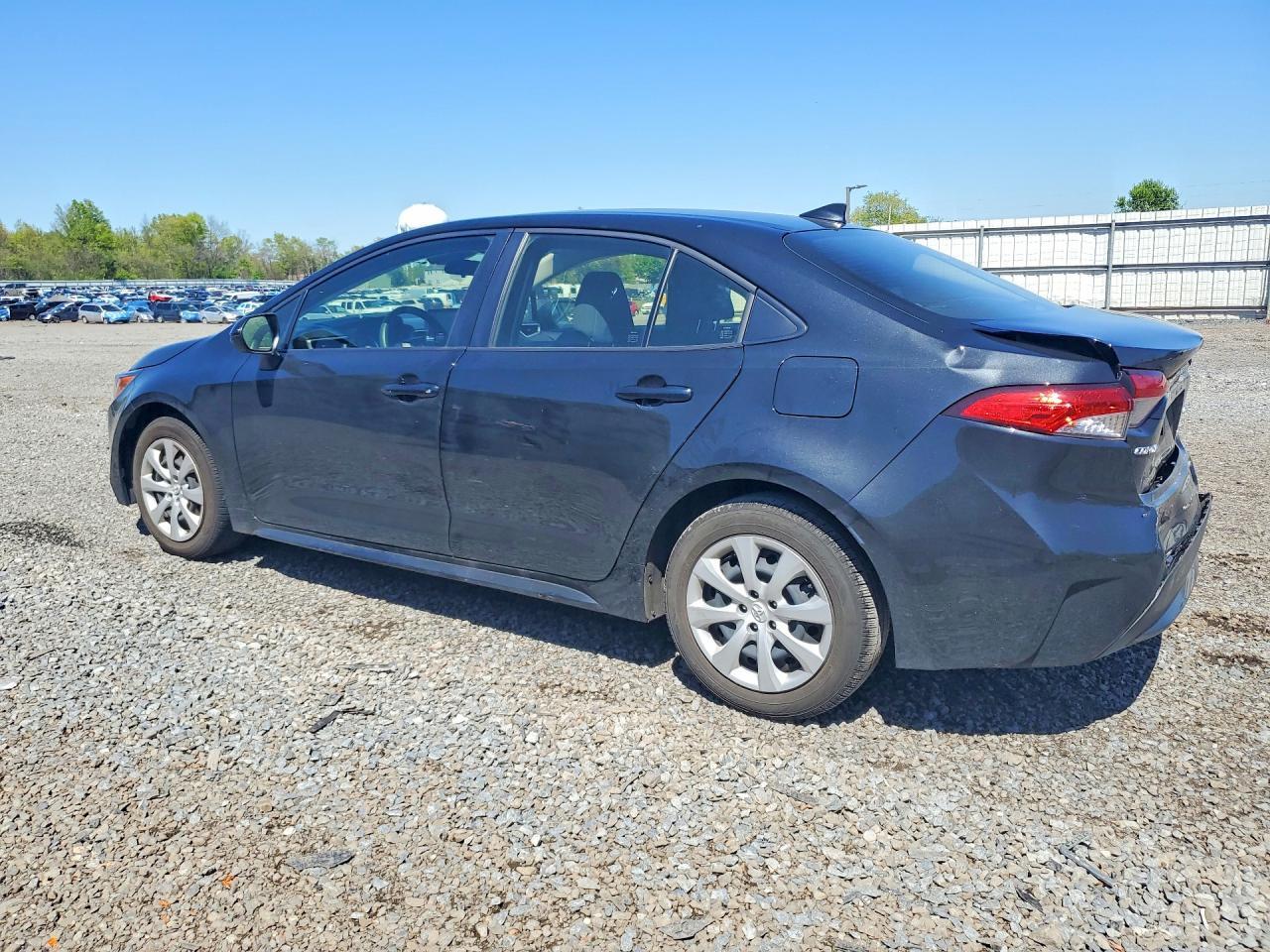 2022 Toyota Corolla Le - Image 2