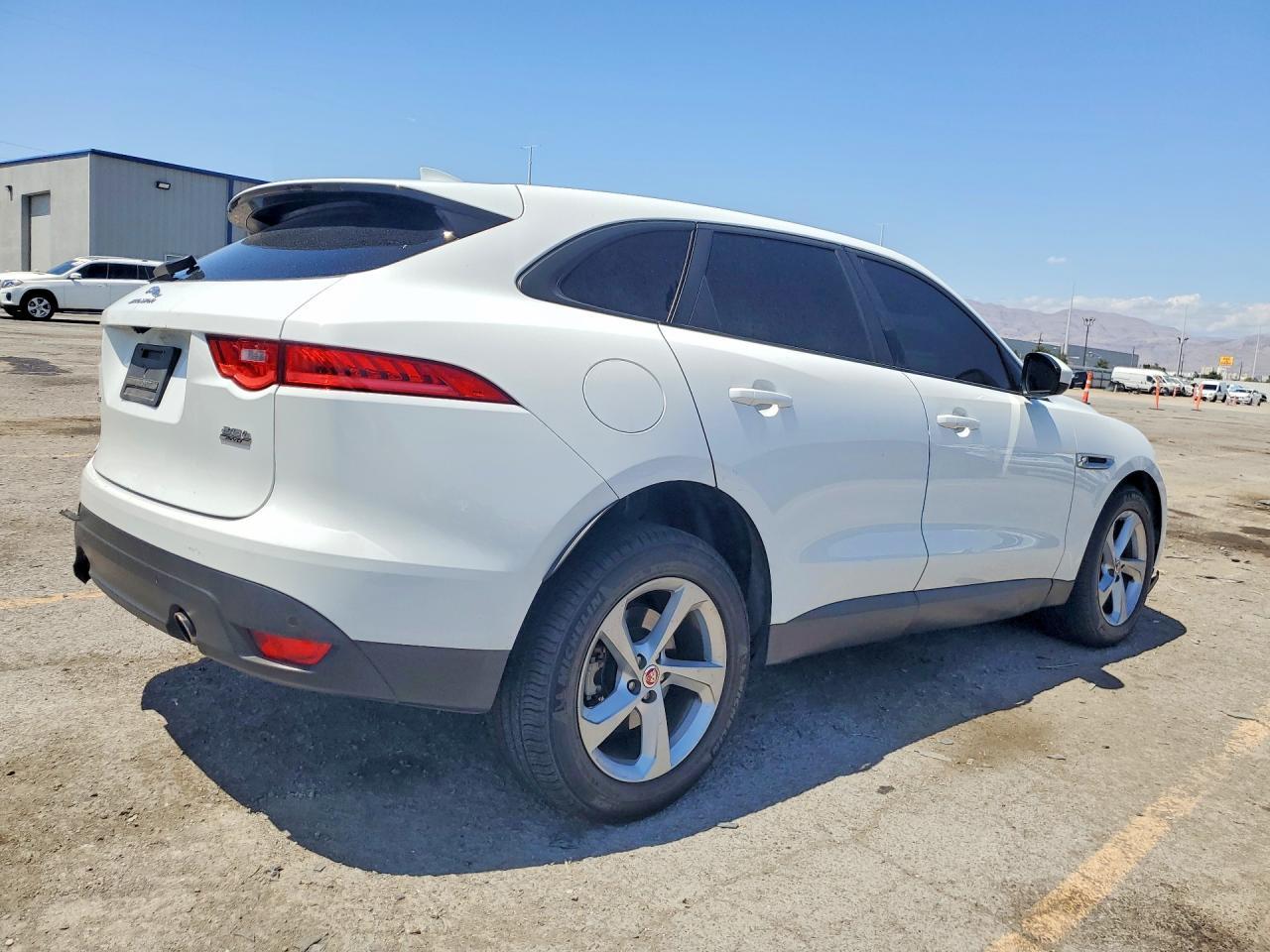 2018 Jaguar F-Pace Premium - Фото 3