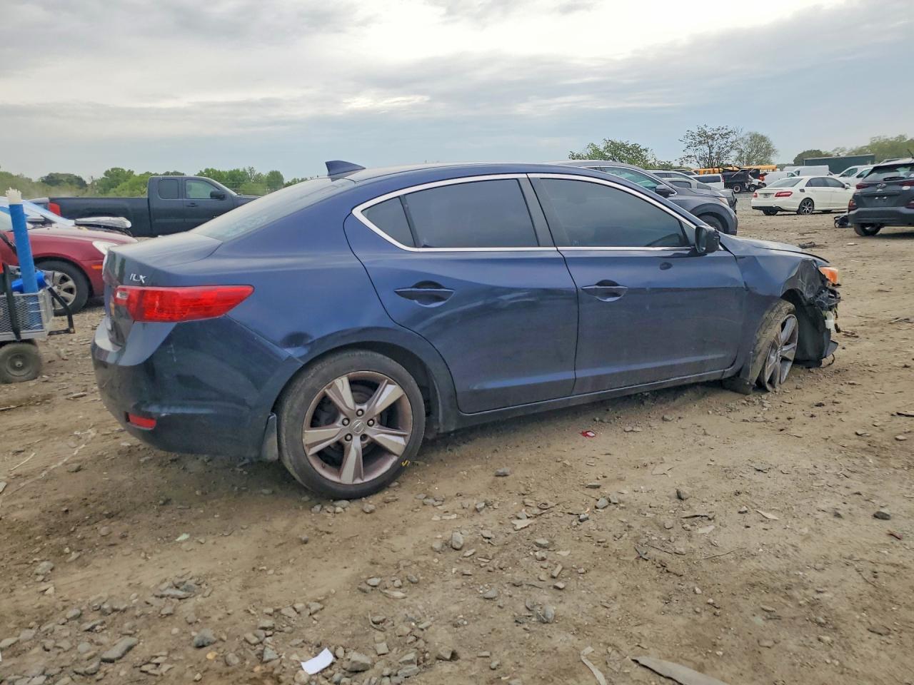 2013 Acura Ilx 20 Premium - Фото 3