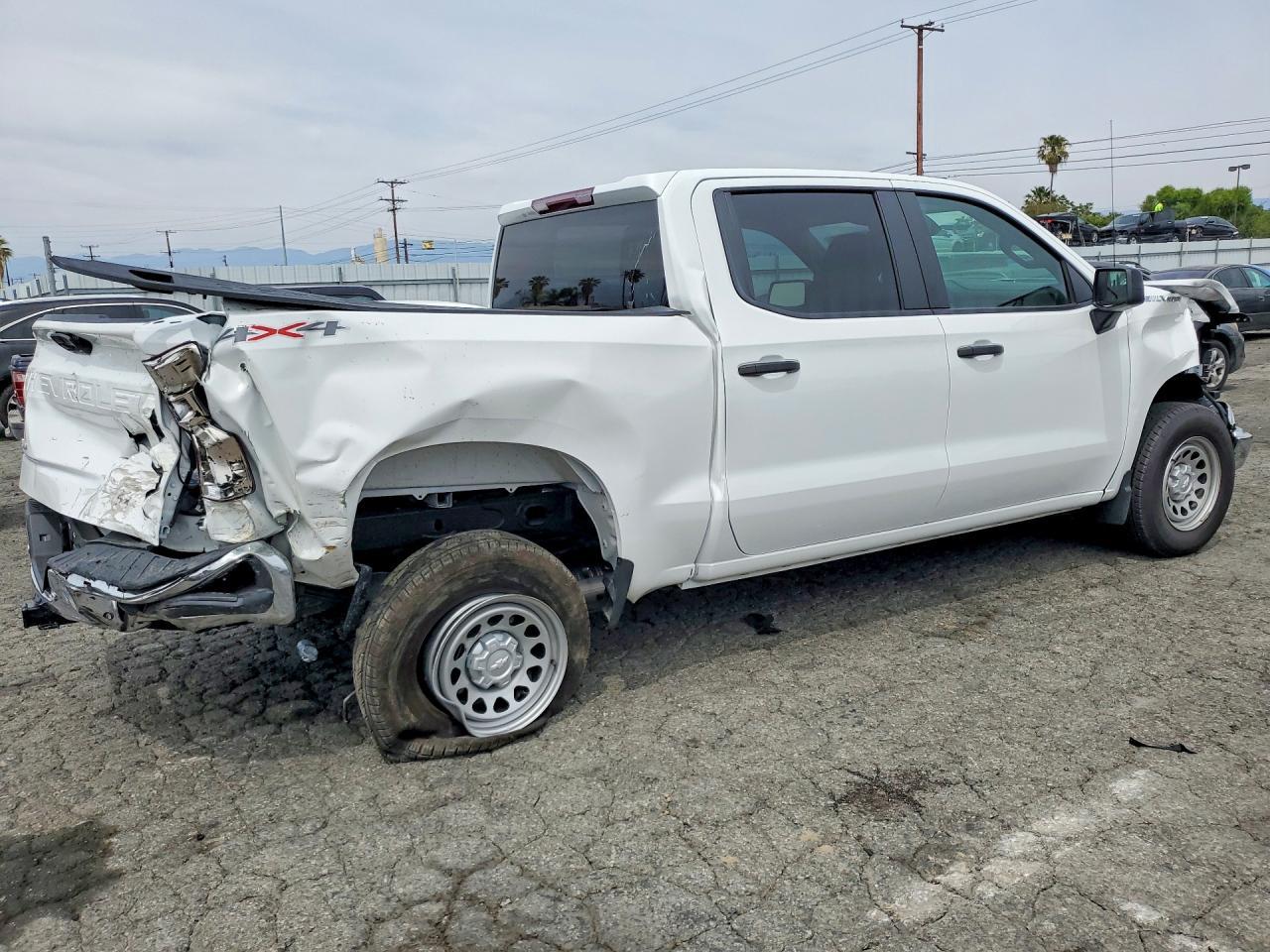 2025 Chevrolet Silverado K1500 - Фото 3
