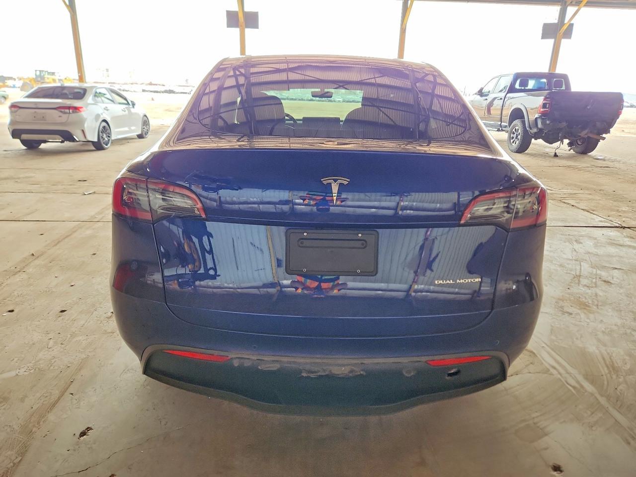 2023 Tesla Model Y - Фото 6