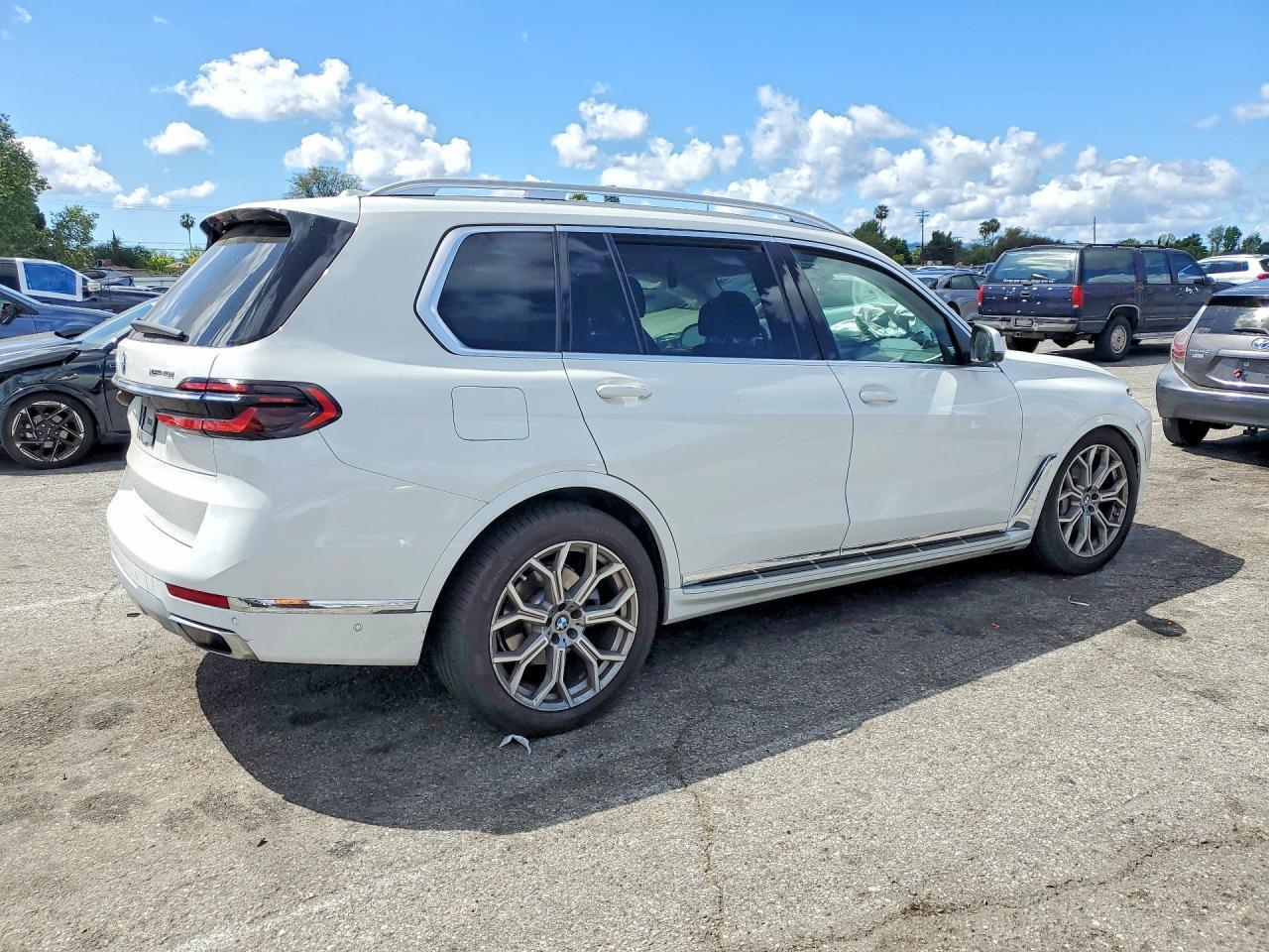 2024 BMW X7 xDrive40I - Фото 3