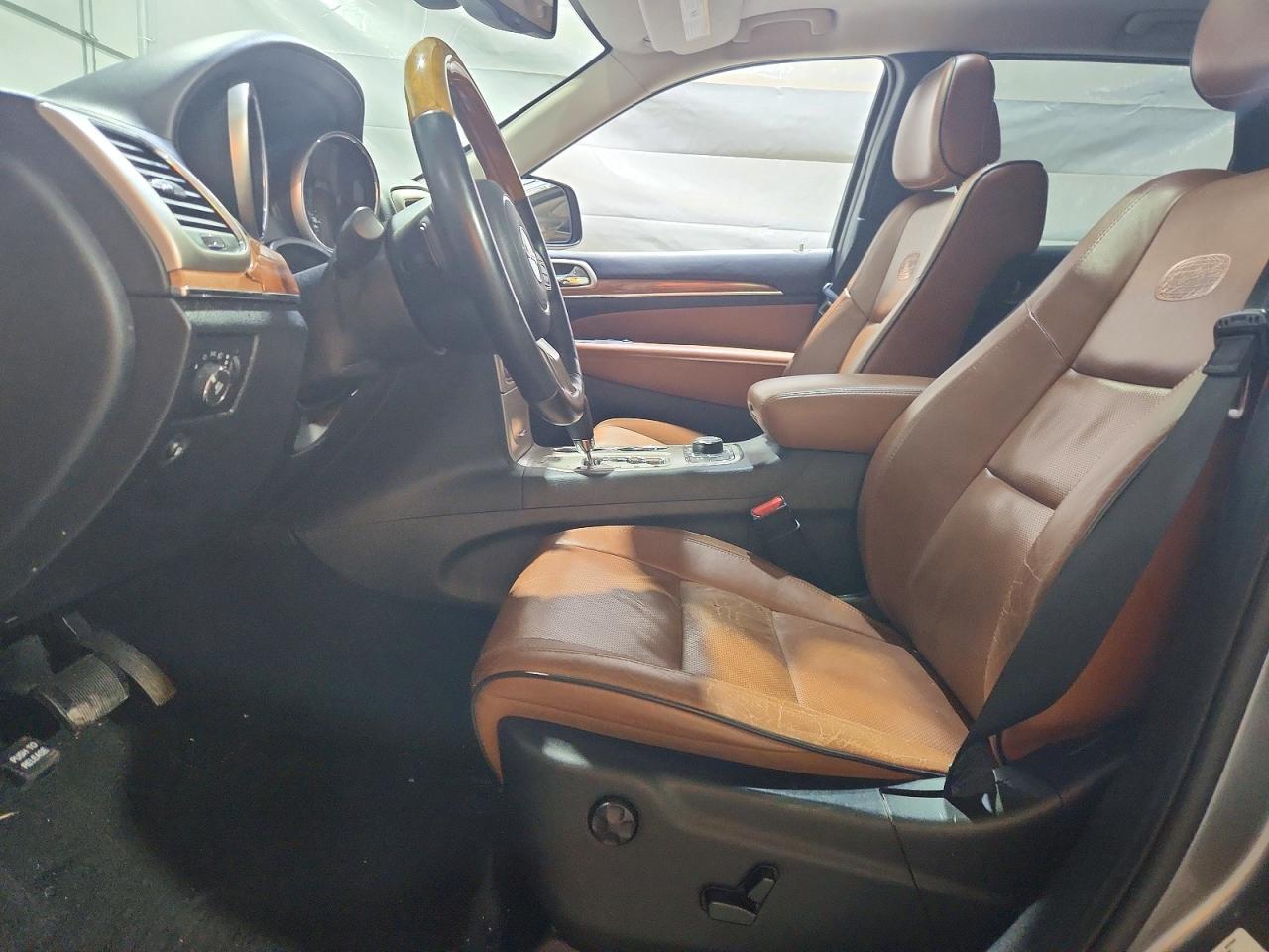 2013 Jeep Grand Cherokee Overland - Image 7