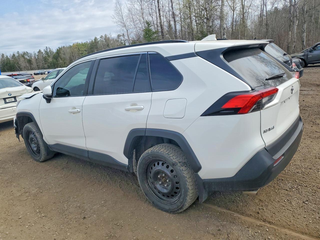 2020 Toyota Rav4 Le - Фото 2