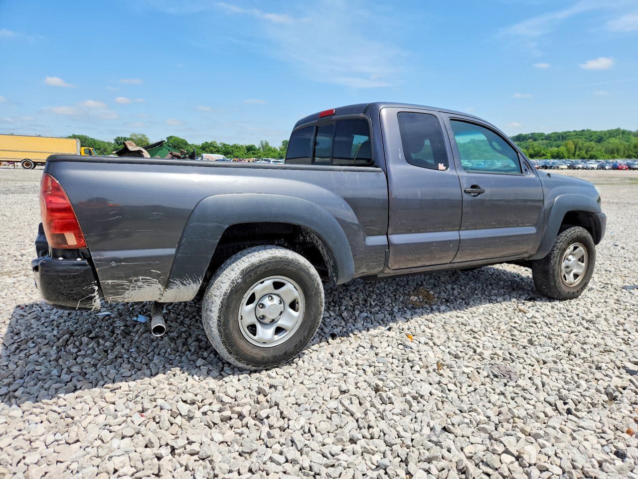 2015 Toyota Tacoma Access Cab - Image 3