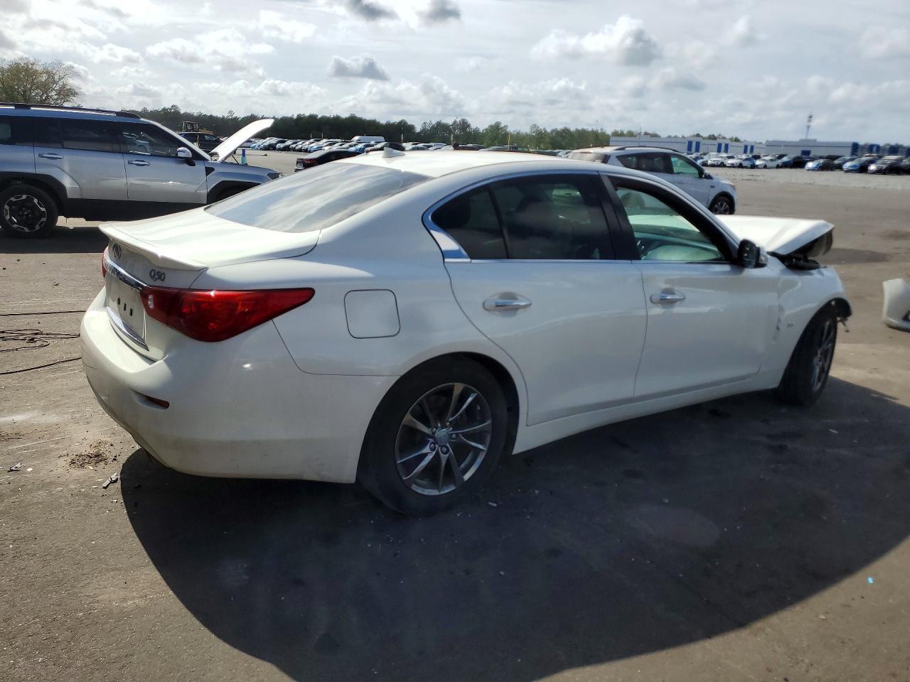 2015 Infiniti Q50 Base - Фото 3