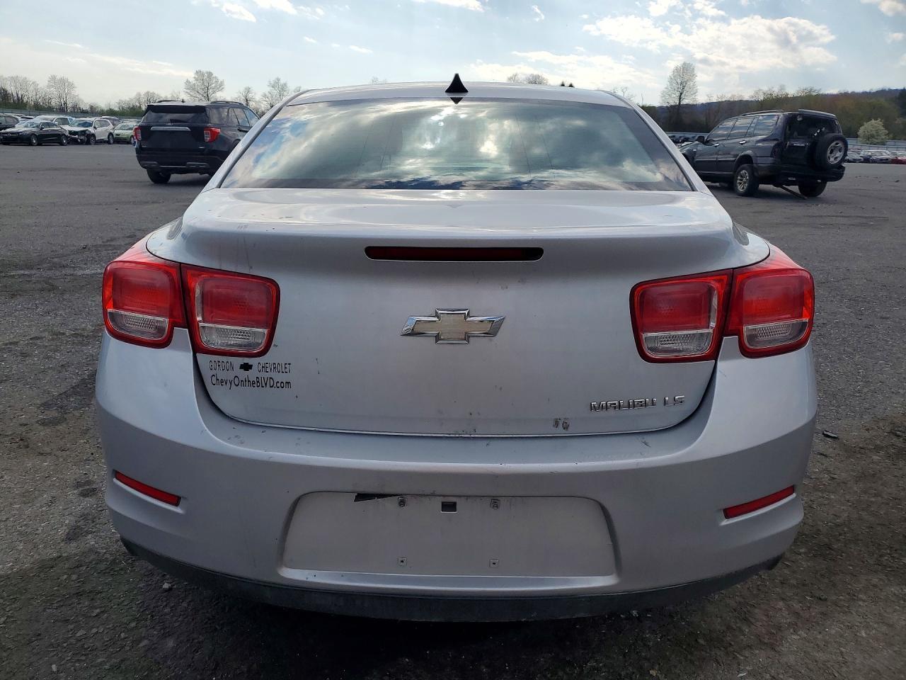 2014 Chev Malibu Ls - Фото 6