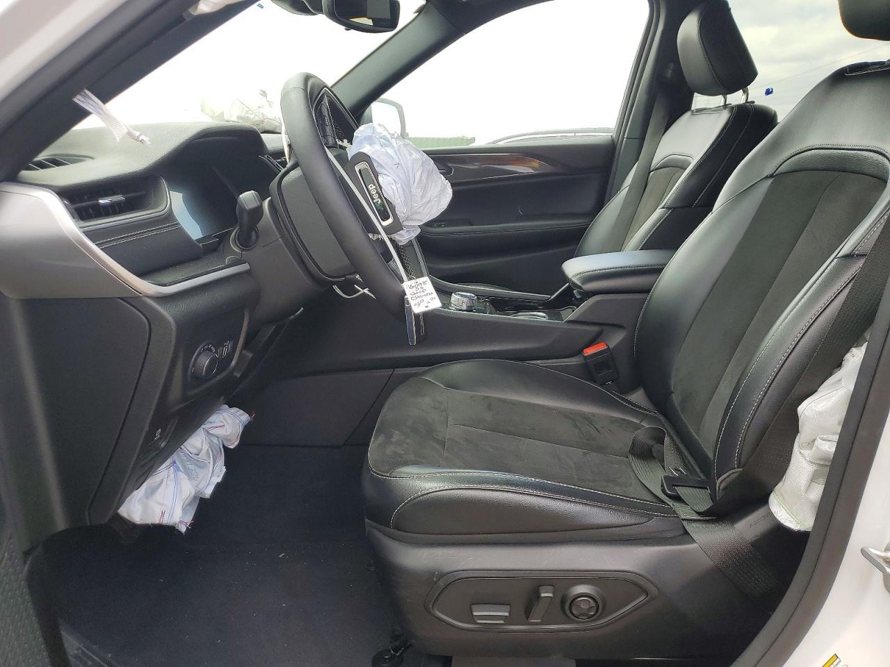 2023 Jeep Grand Cherokee - Image 7