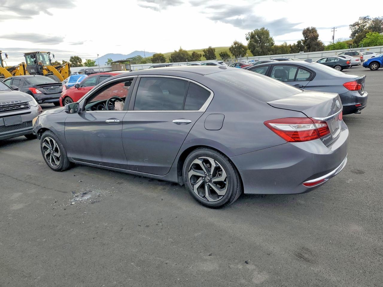 2016 Honda Accord Ex - Фото 2