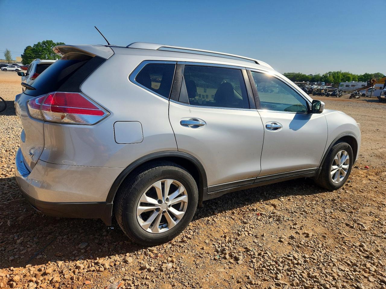 2016 Nissan Rogue Sv - Image 3