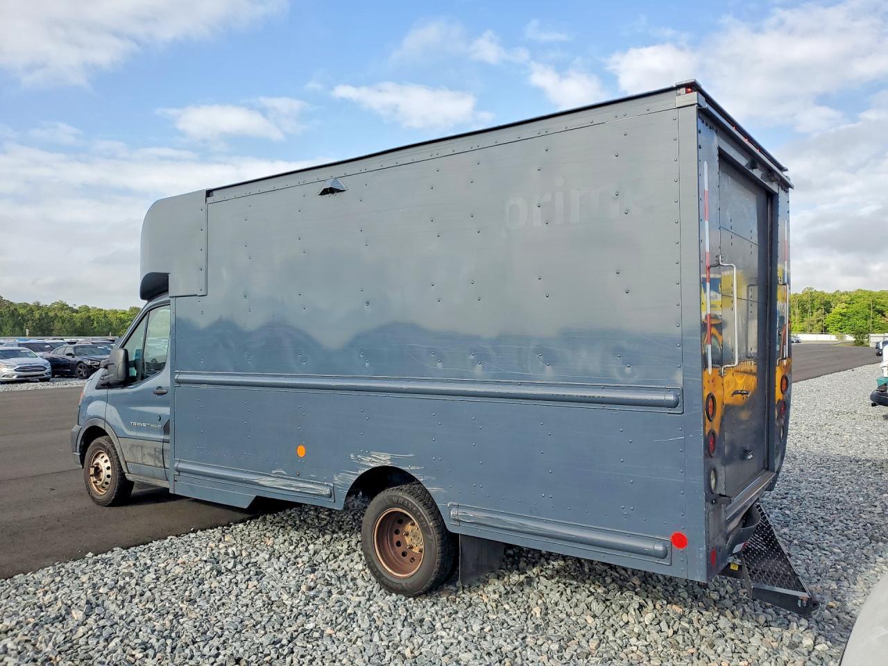 2021 Ford Transit Delivery Truck - Фото 2